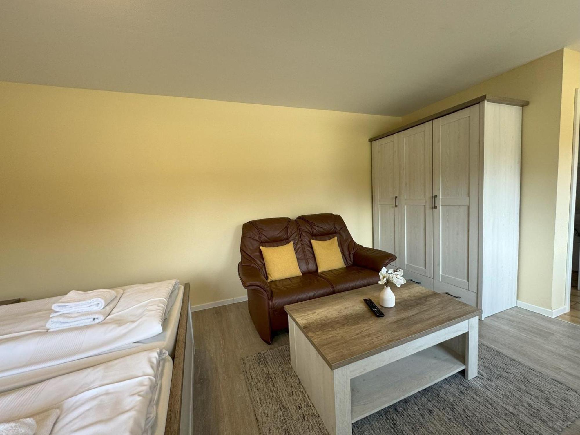 Reiterhof Wollesen Hotell Süderlügum Exteriör bild