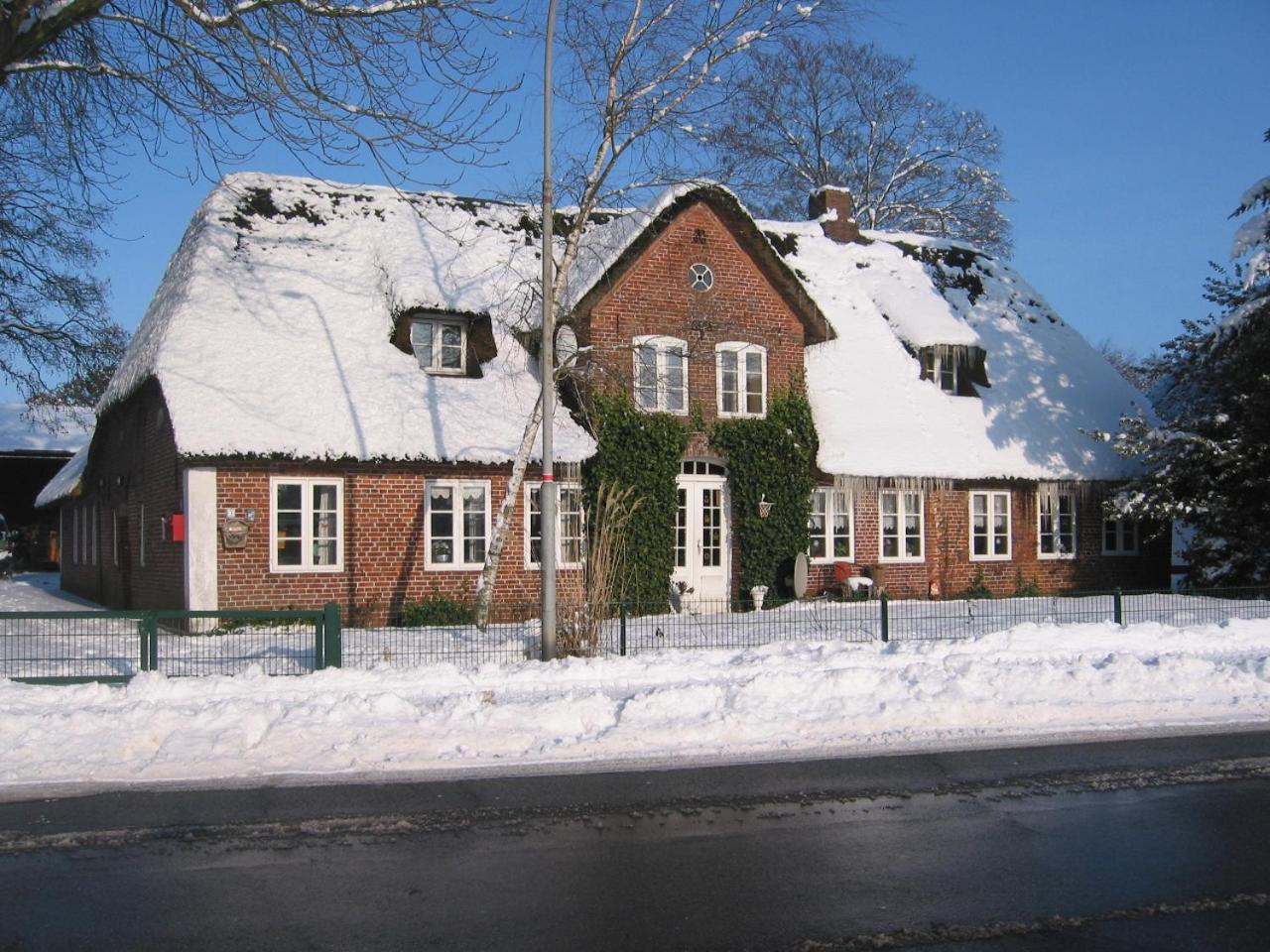 Reiterhof Wollesen Hotell Süderlügum Exteriör bild